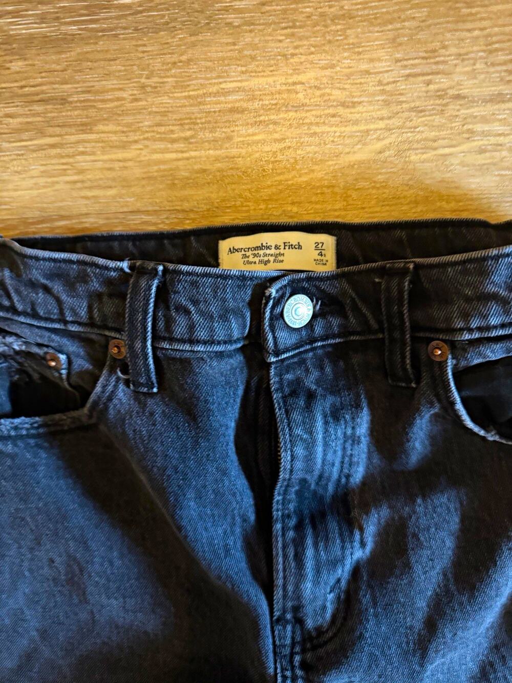 Abercrombie & Fitch Women’s Straight High-Rise Jeans Black Dark Wash 27